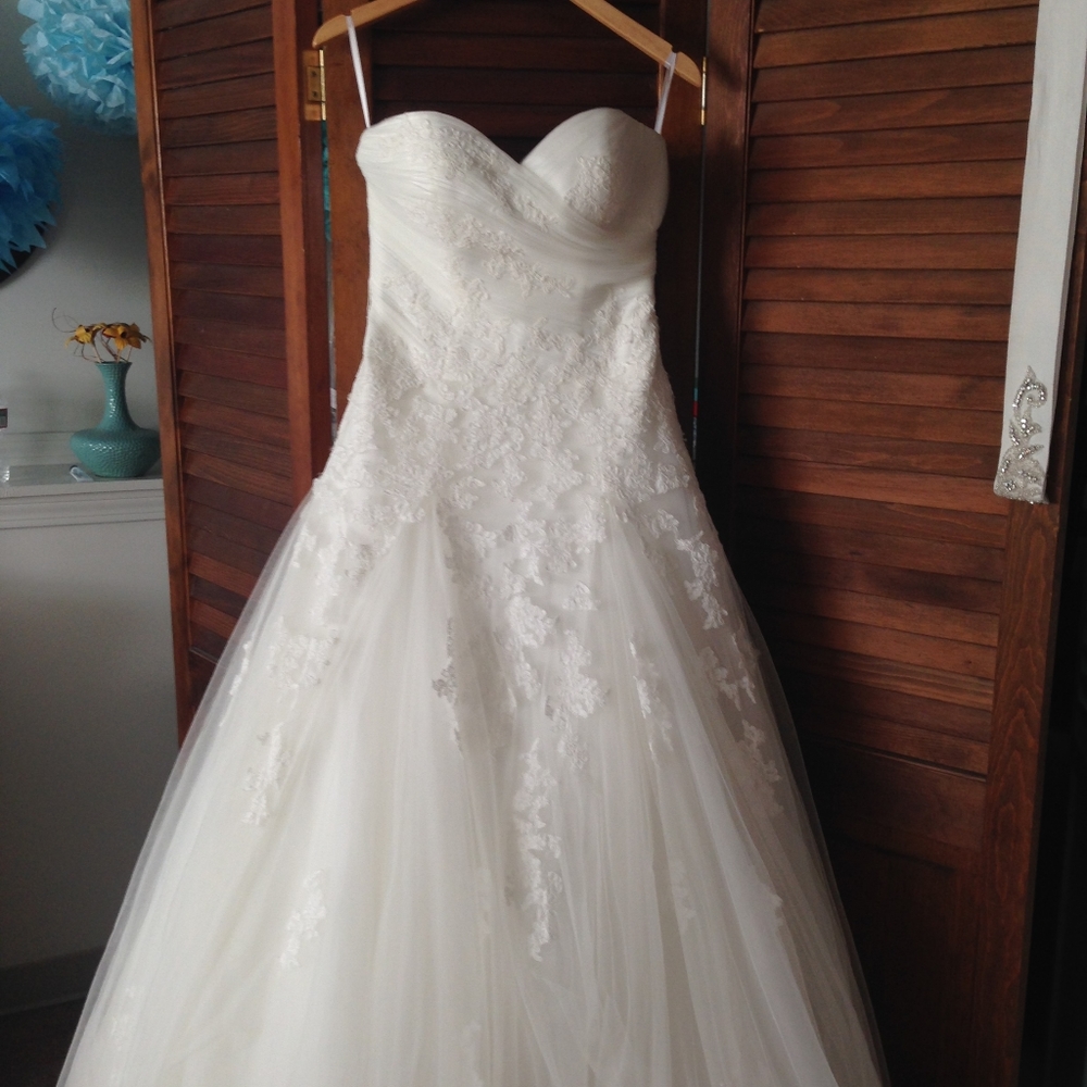 Pronovious "Dagen" Wedding Dress